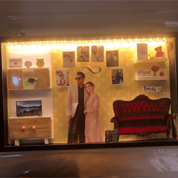 Tv Lounge Couple Theme 13x9 LED Frame