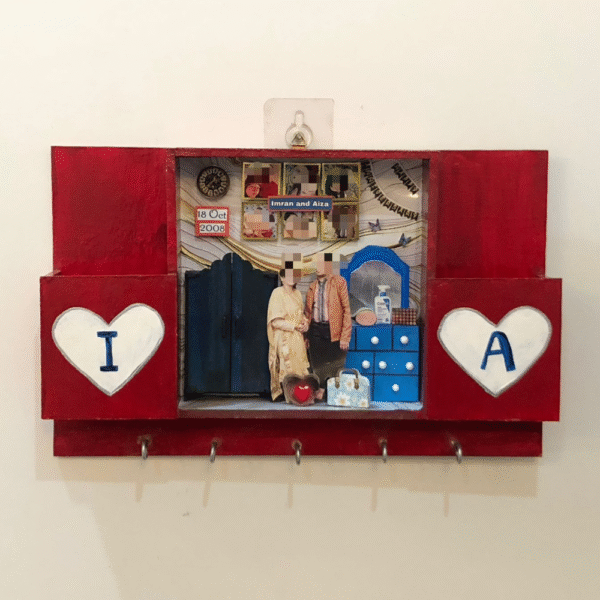 Miniature Couple Room Keyholder Hanging